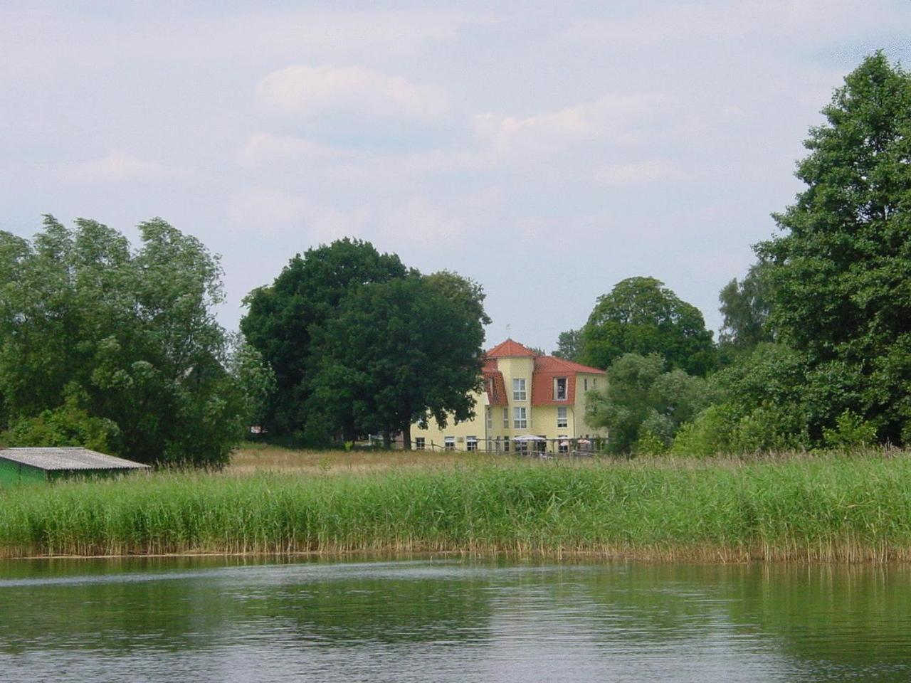 Landhotel Am Peetscher See Mirow Dış mekan fotoğraf