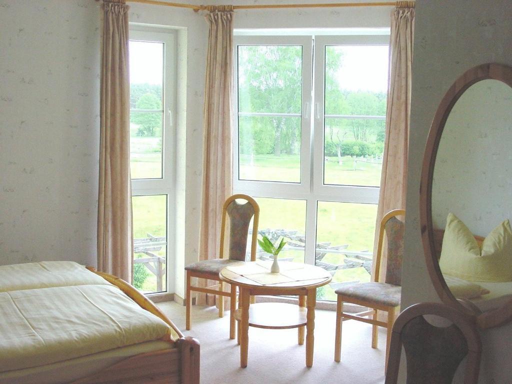 Landhotel Am Peetscher See Mirow Dış mekan fotoğraf